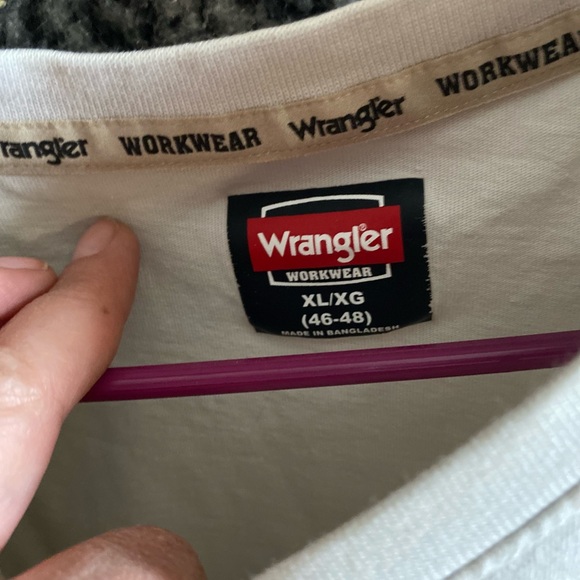 Wrangler Men's Cream Pocket Tee - Picture 12 of 12